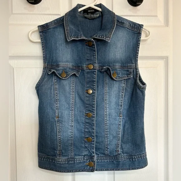 Jean Vest - Picture 1 of 14